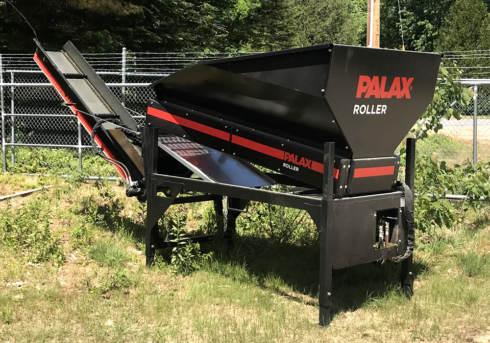 Palax Roller for debris removal from firewood