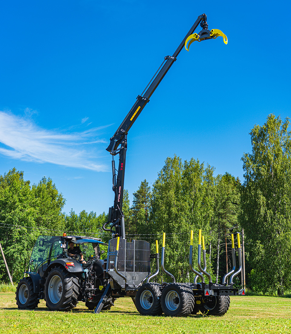 Grue forestière Palms 7.86 avec remorque forestière 12U